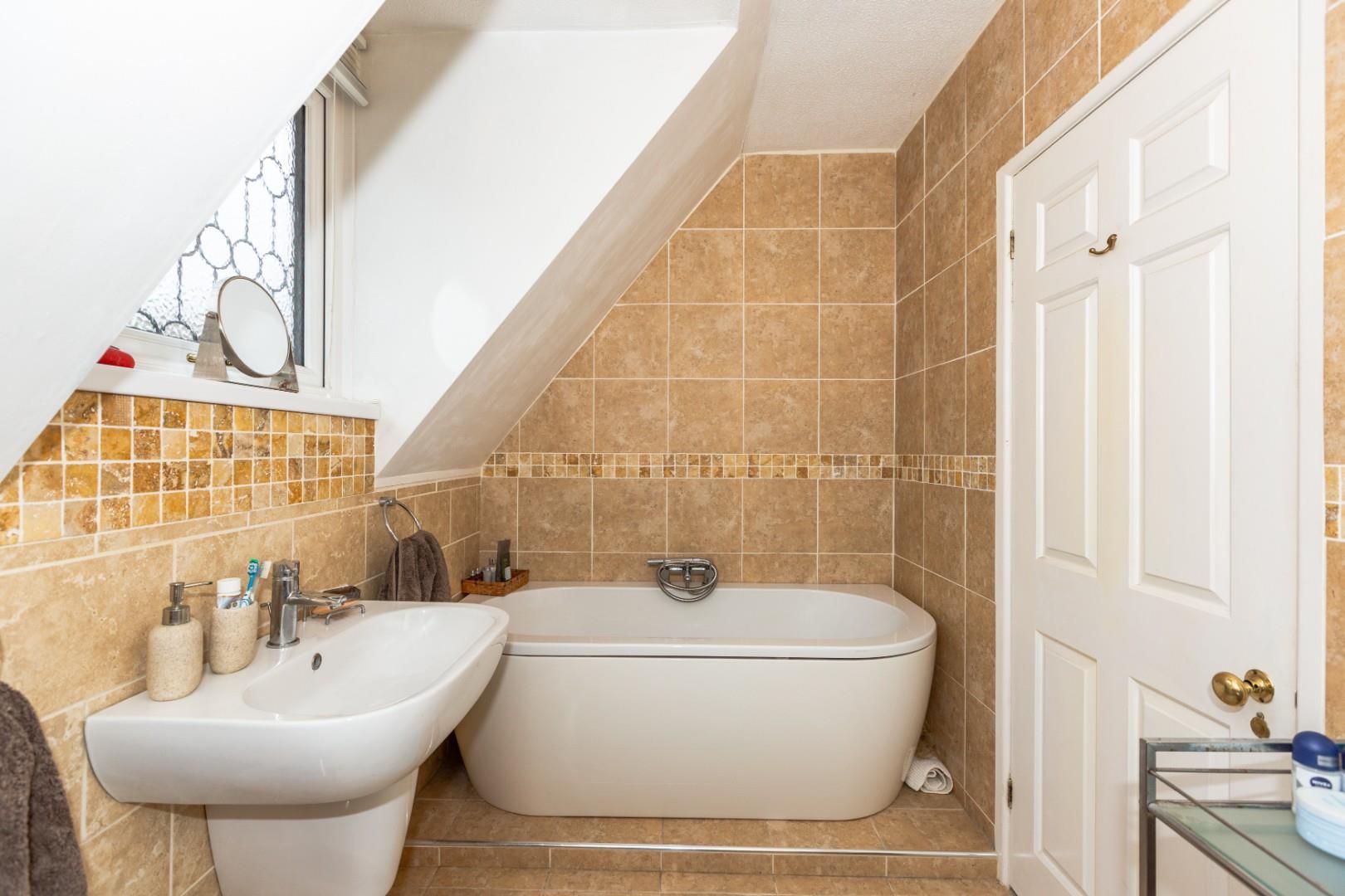 West Cross Lane, West Cross, Swansea, SA3 5LS